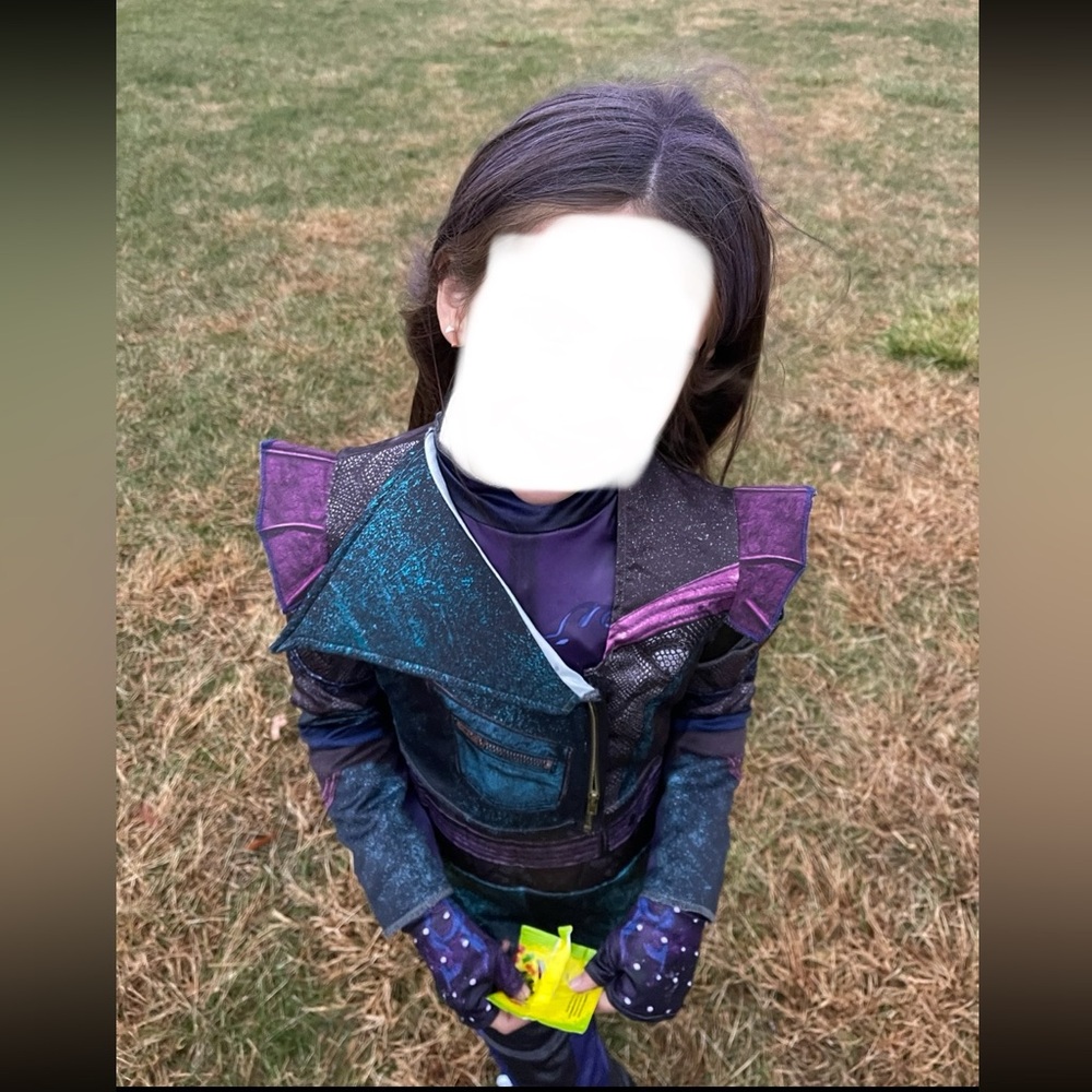 Descendants Mal costume, size 7-8